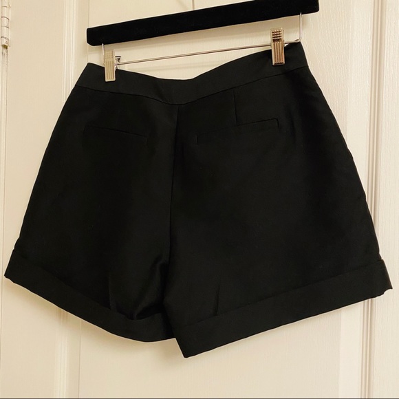 ♠️ EUC - Kate Spade Tailored Shorts, Size 4 - Picture 3 of 9